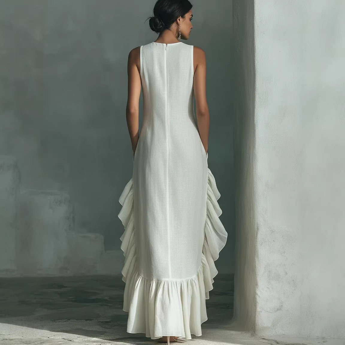 Womens Fashionable And Elegant Sleeveless Crew-Neck Dress With Ruffled Hem